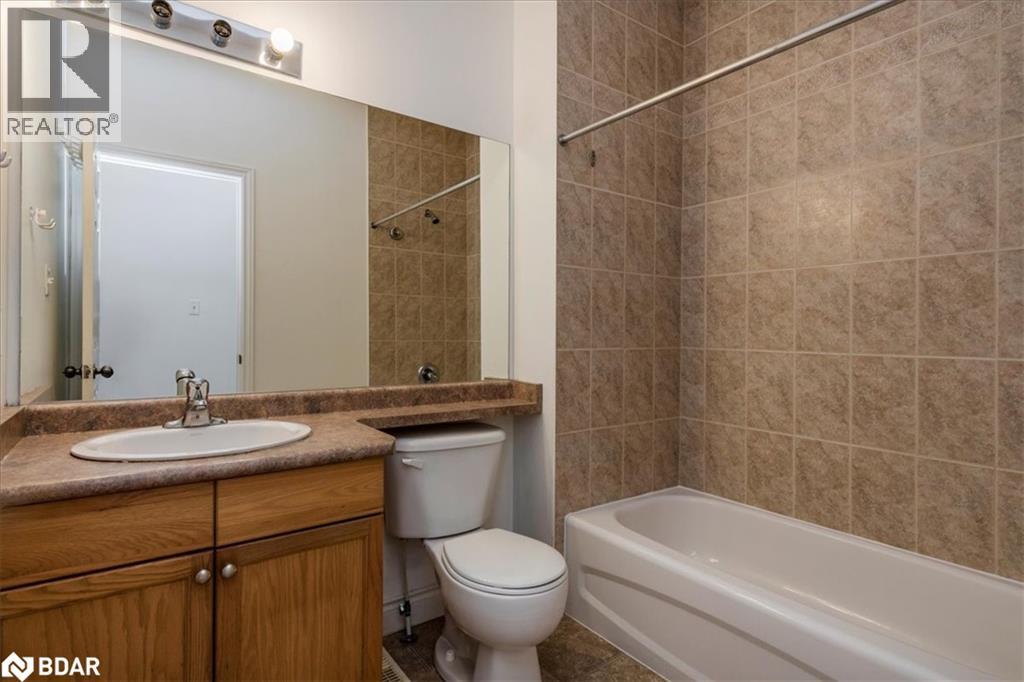 Photo 21 of 33 Primrose Crescent, Barrie ON