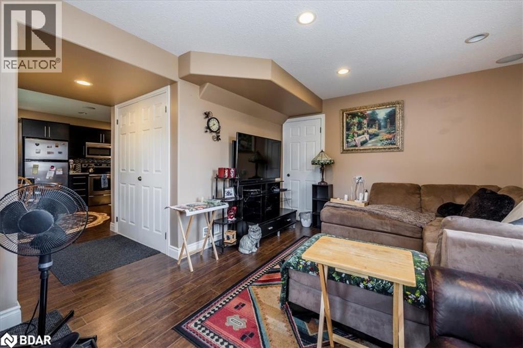 Photo 30 of 33 Primrose Crescent, Barrie ON