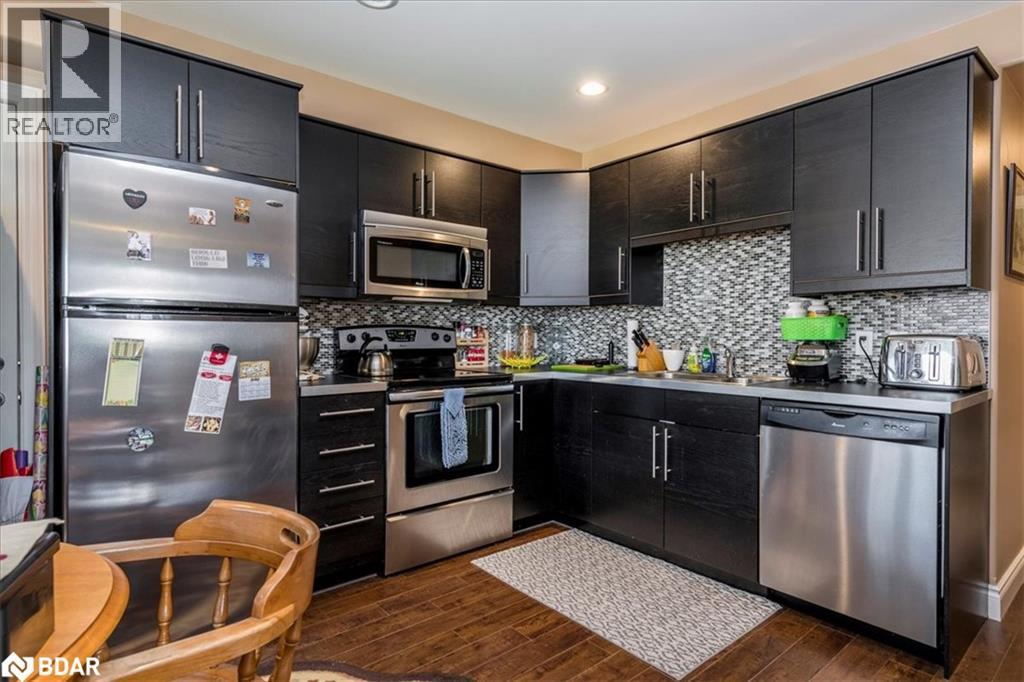 Photo 32 of 33 Primrose Crescent, Barrie ON