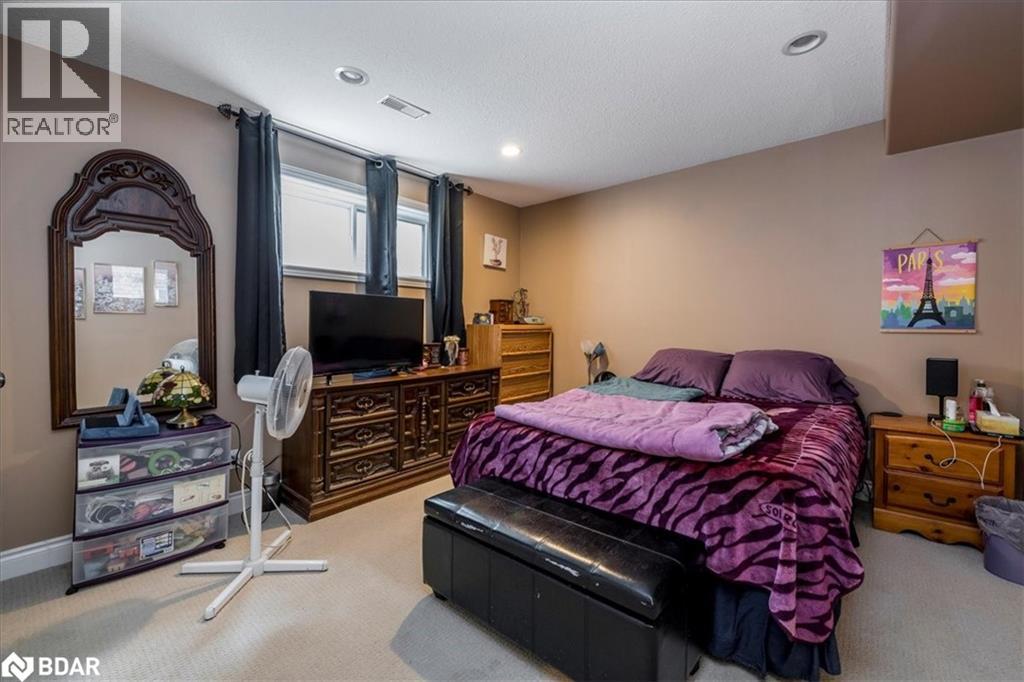 Photo 33 of 33 Primrose Crescent, Barrie ON