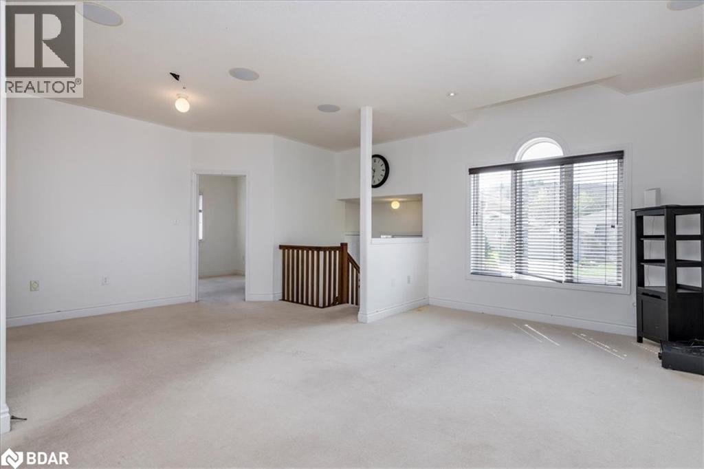 Photo 6 of 33 Primrose Crescent, Barrie ON