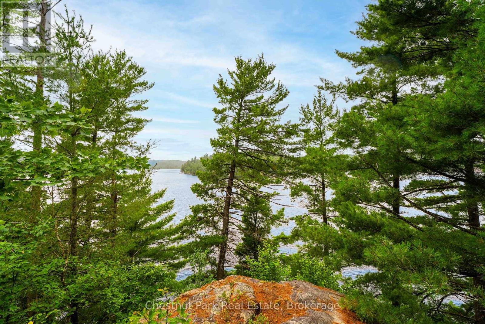 Photo 34 of 920 Big Island, Huntsville ON