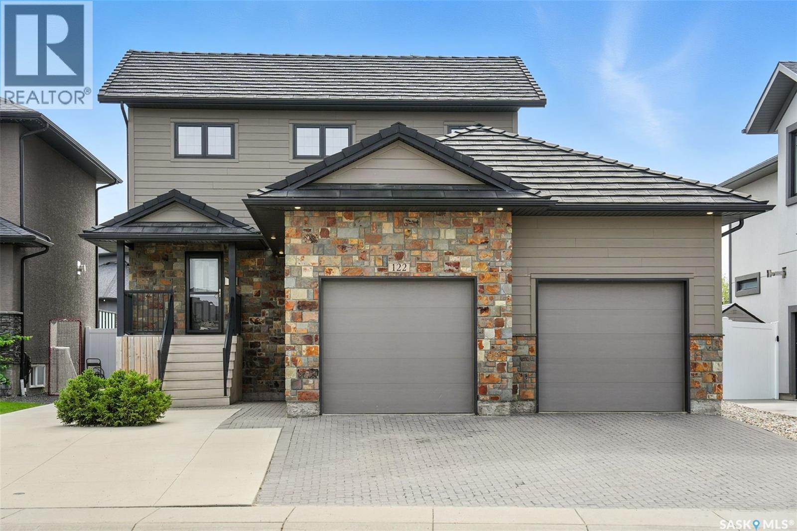 Photo 1 of 122 Roy Crescent, Saskatoon SK