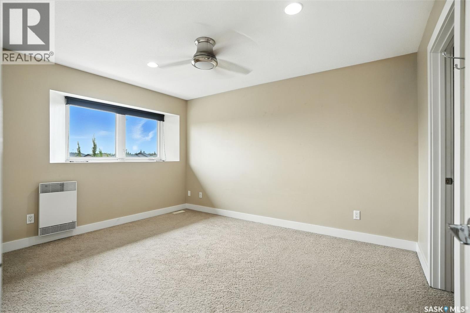 Photo 14 of 122 Roy Crescent, Saskatoon SK