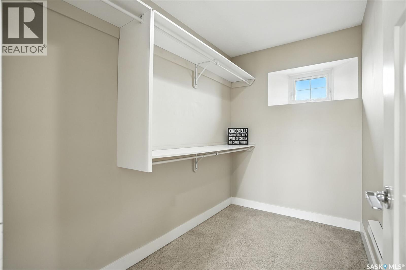 Photo 17 of 122 Roy Crescent, Saskatoon SK