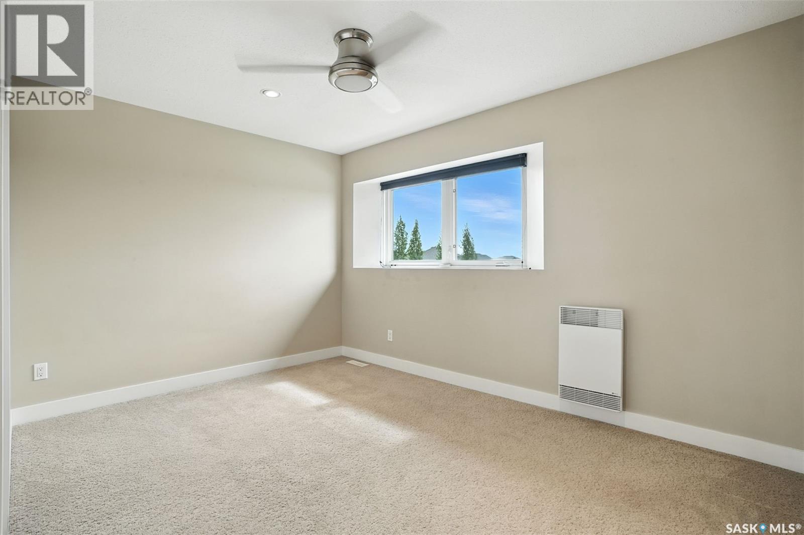 Photo 18 of 122 Roy Crescent, Saskatoon SK