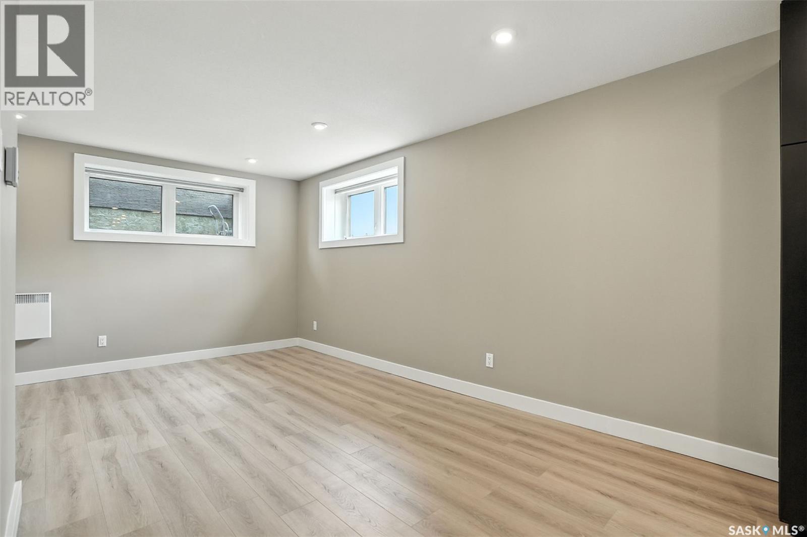Photo 21 of 122 Roy Crescent, Saskatoon SK