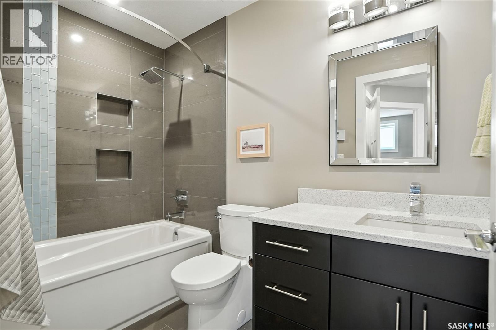 Photo 28 of 122 Roy Crescent, Saskatoon SK