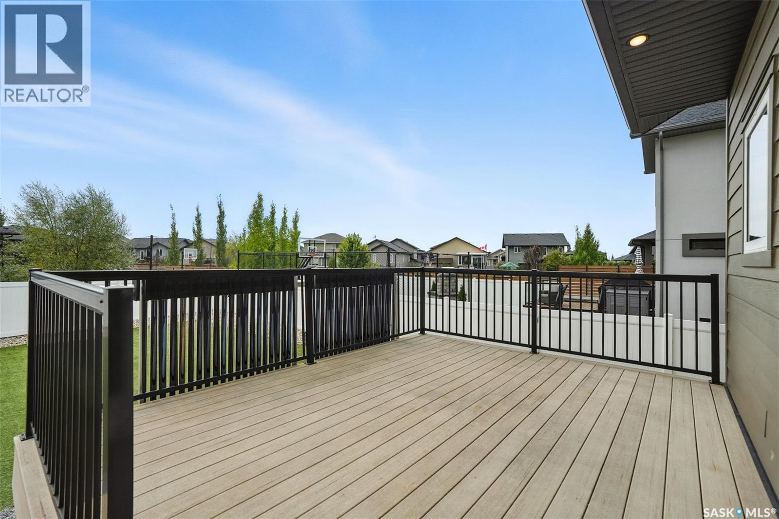 Photo 32 of 122 Roy Crescent, Saskatoon SK
