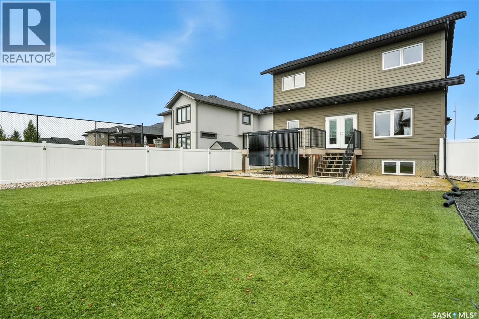 Photo 35 of 122 Roy Crescent, Saskatoon SK