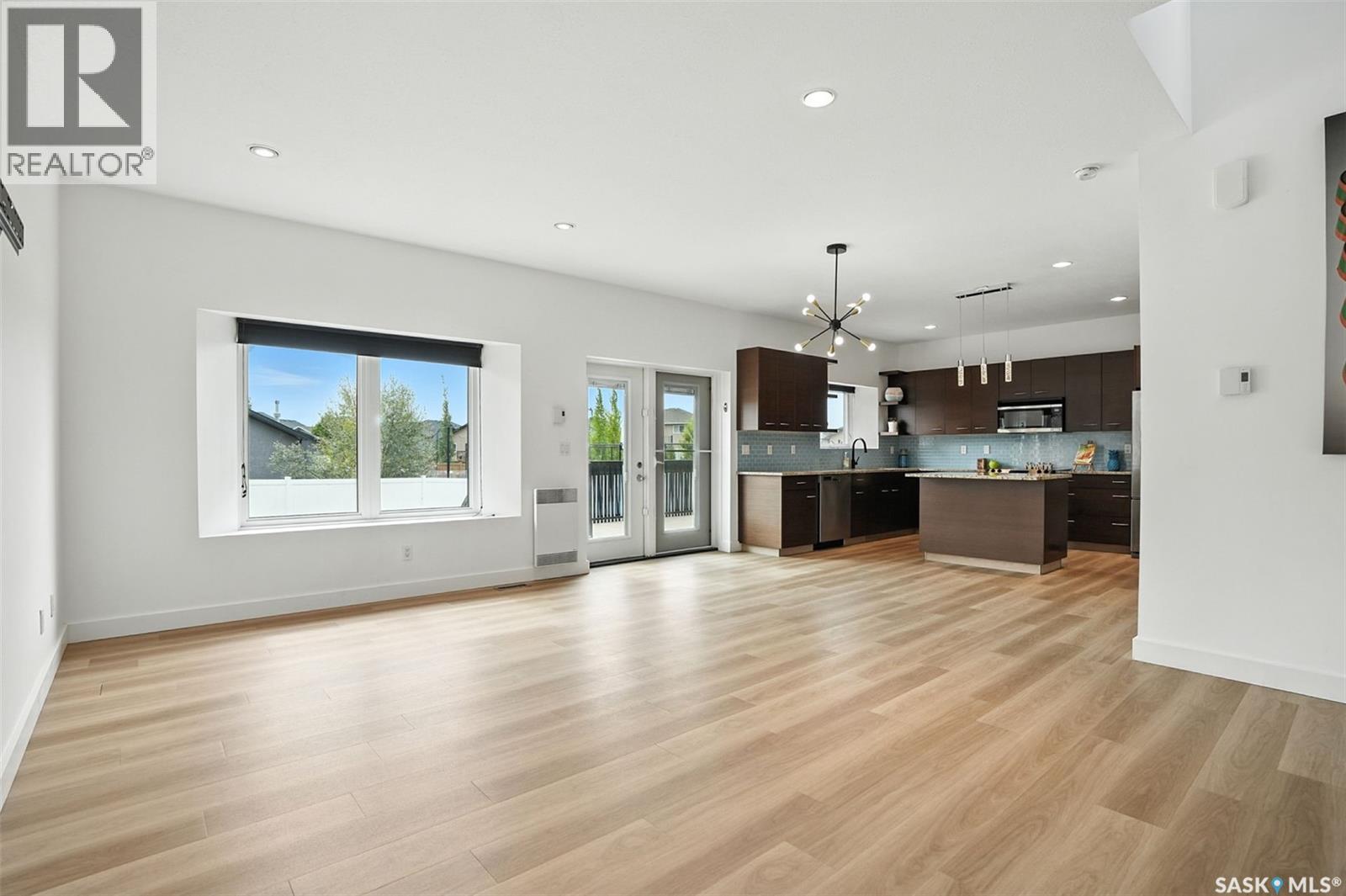Photo 6 of 122 Roy Crescent, Saskatoon SK