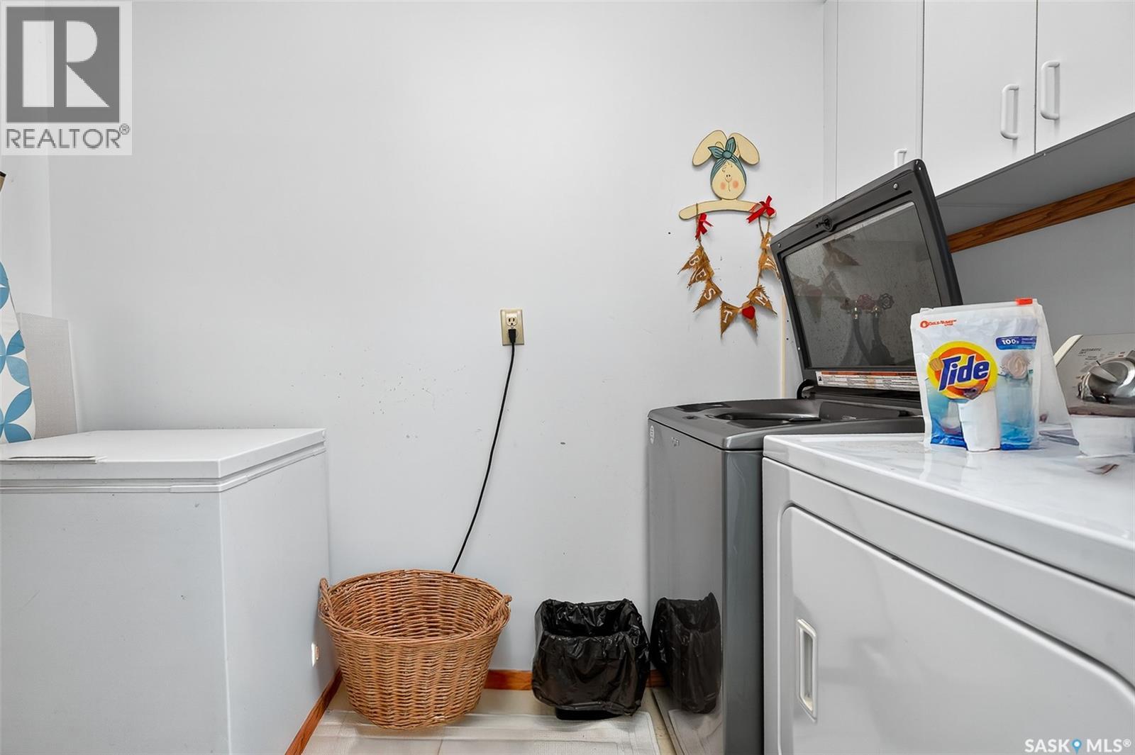 Photo 15 of 1138 7th Avenue Nw, Moose Jaw SK
