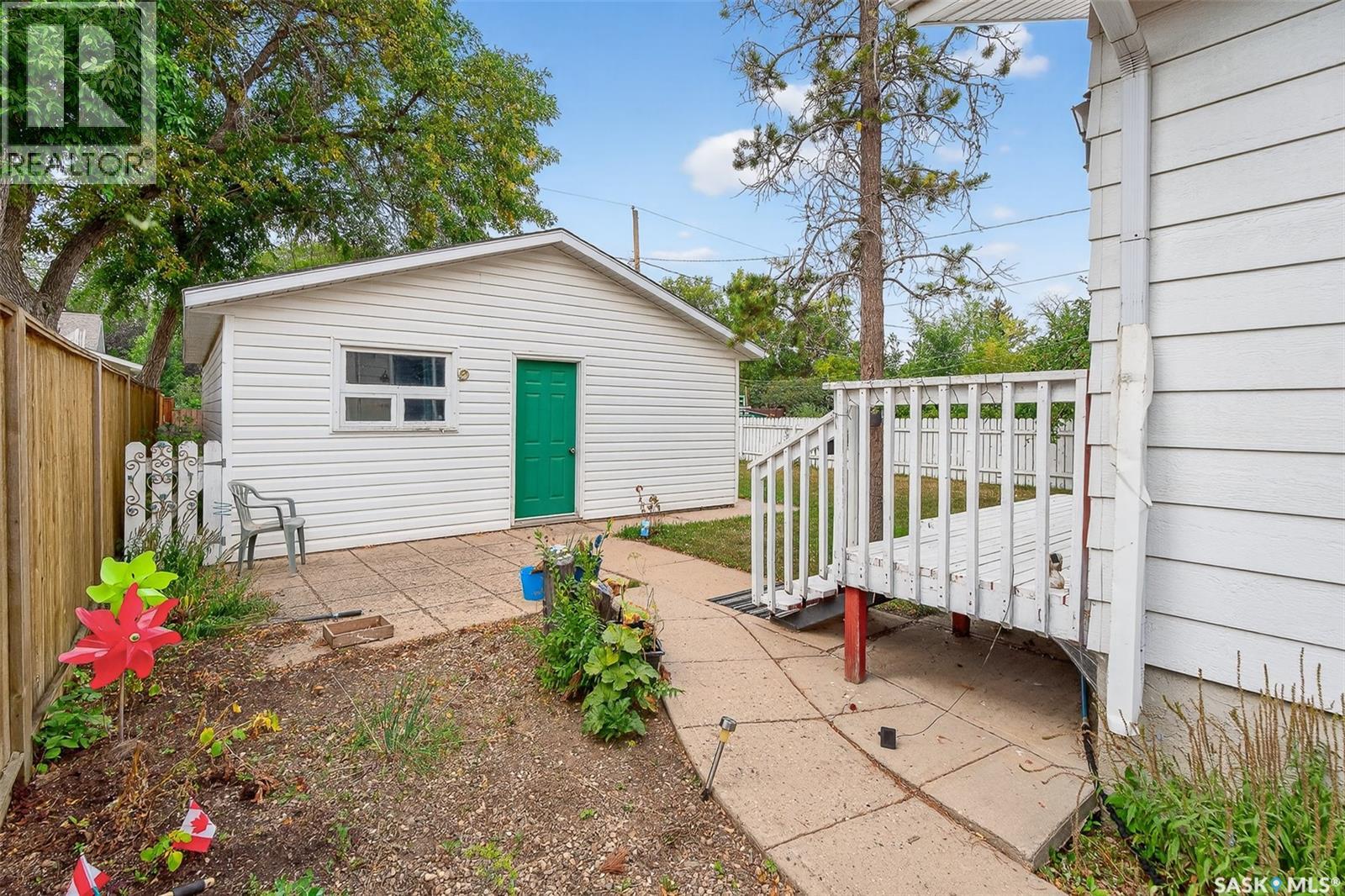 Photo 37 of 1138 7th Avenue Nw, Moose Jaw SK