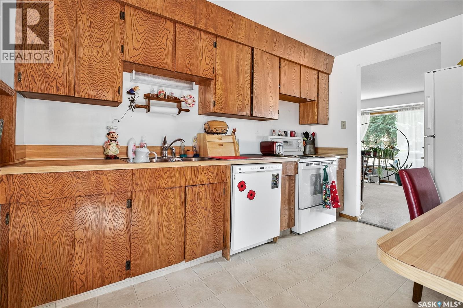 Photo 6 of 1138 7th Avenue Nw, Moose Jaw SK