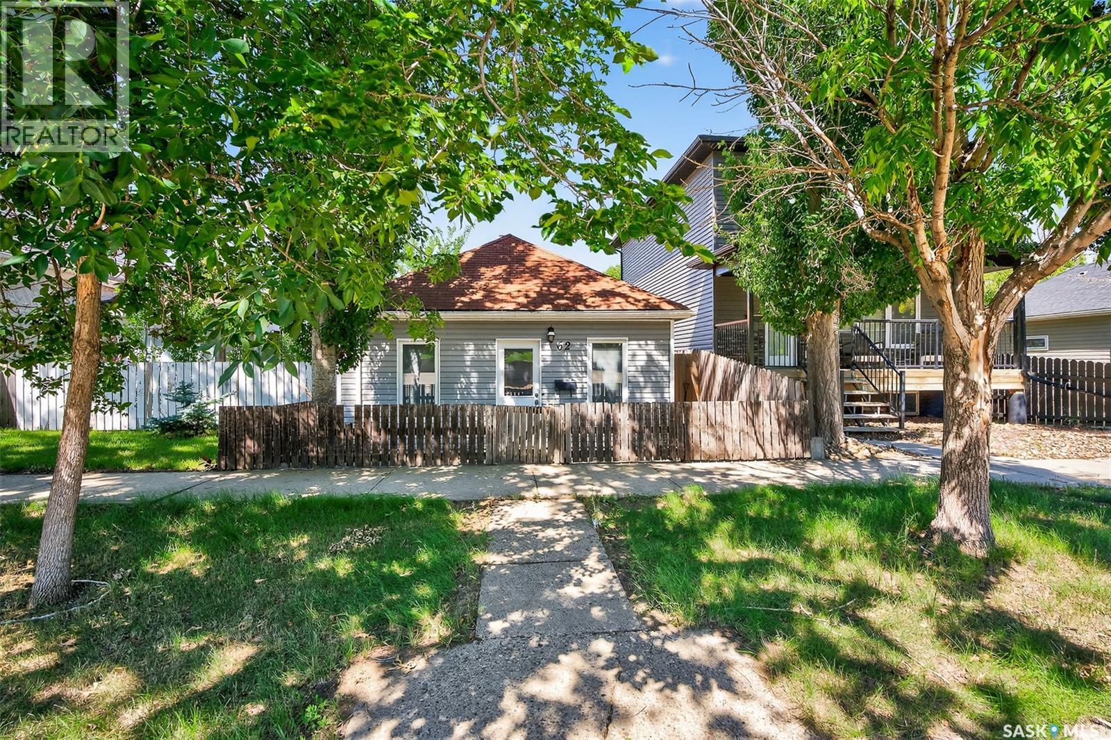 Photo 1 of 62 Iroquois Street E, Moose Jaw SK