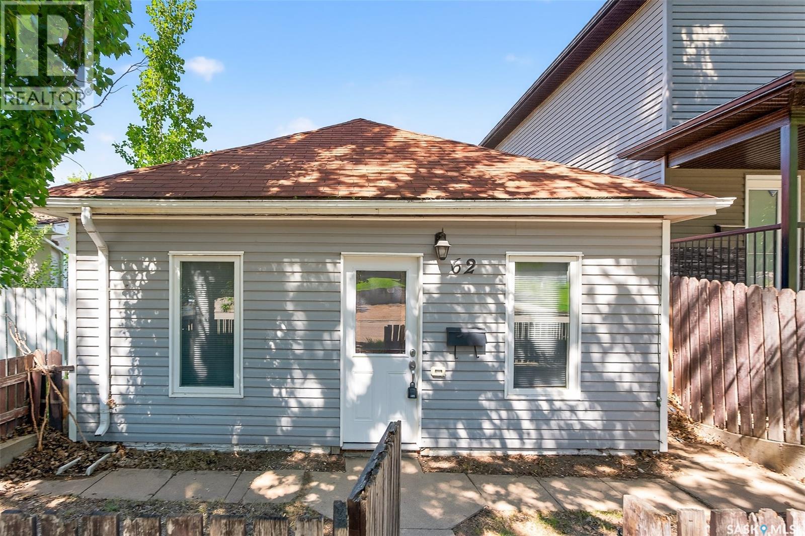 Photo 3 of 62 Iroquois Street E, Moose Jaw SK
