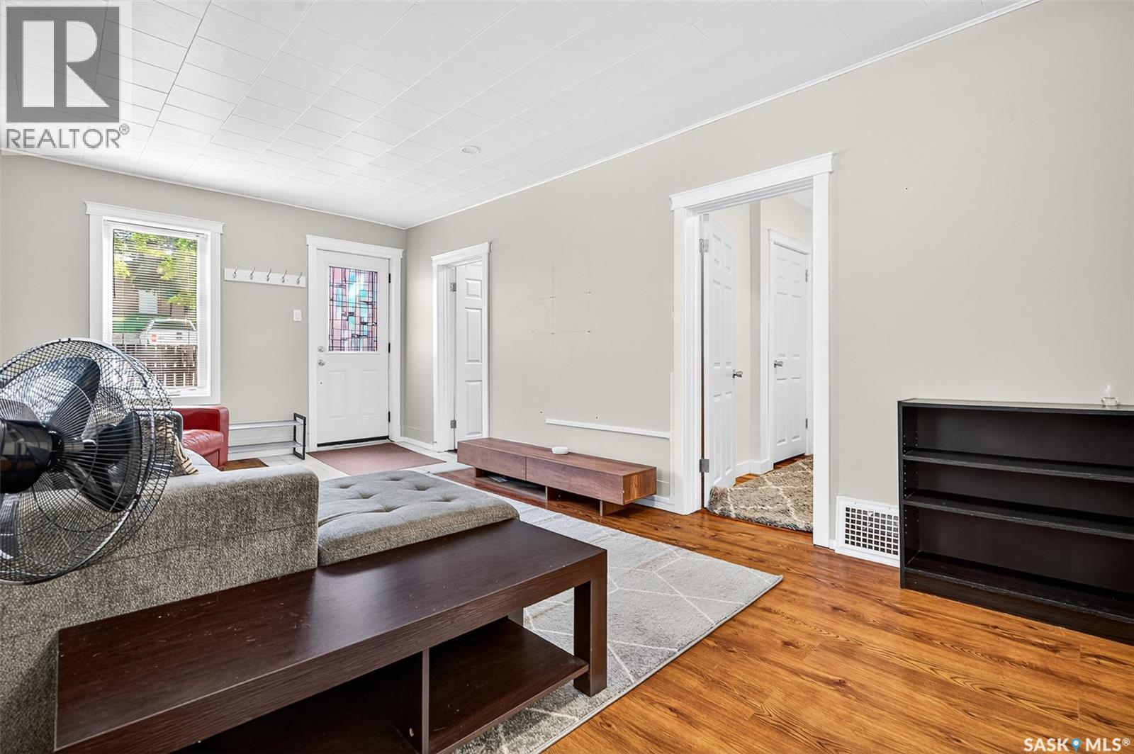 Photo 8 of 62 Iroquois Street E, Moose Jaw SK