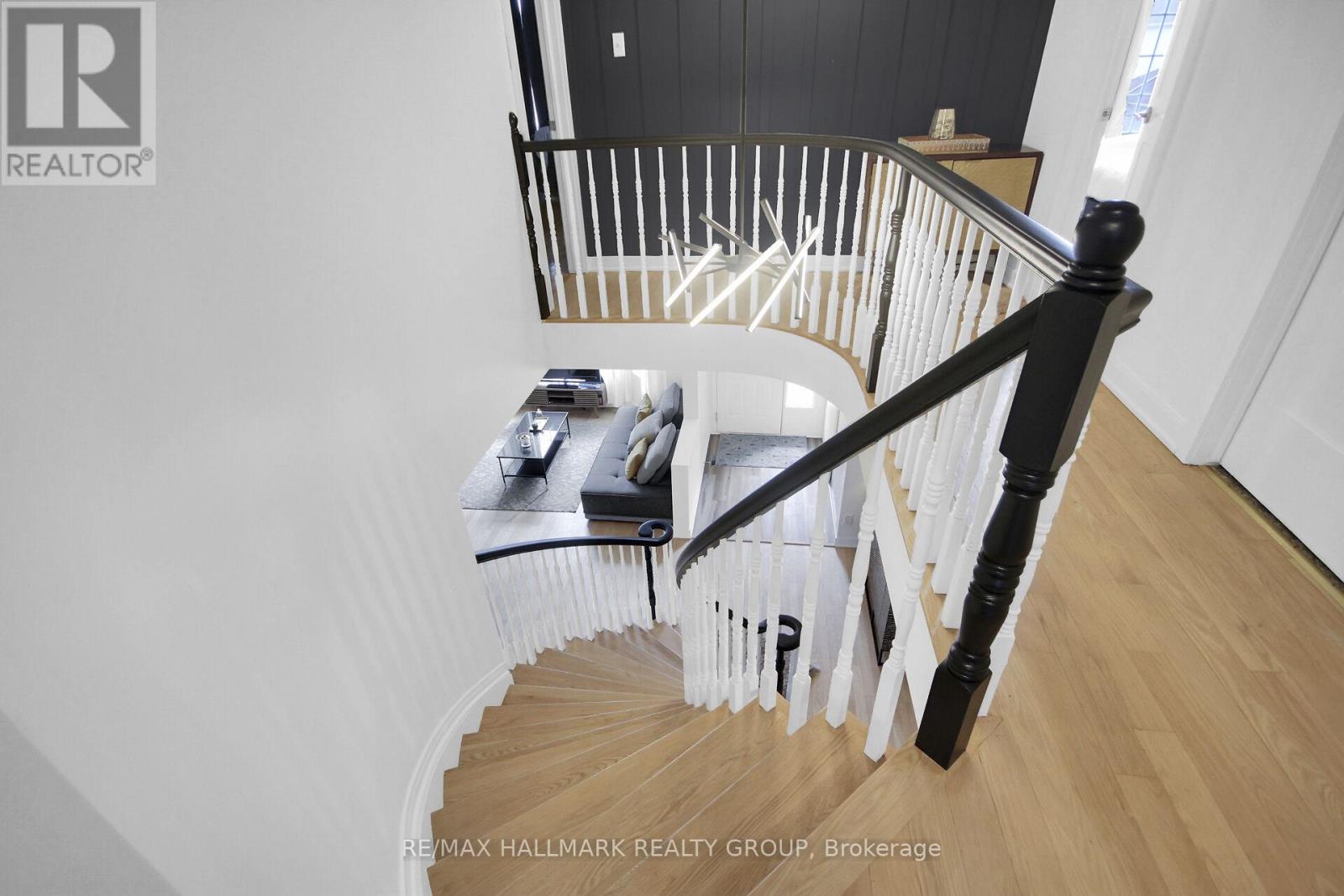 Photo 23 of 206 Annapolis Circle, Ottawa ON