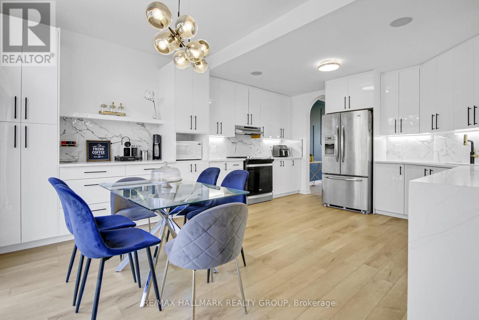 Photo 17 of 206 Annapolis Circle, Ottawa ON