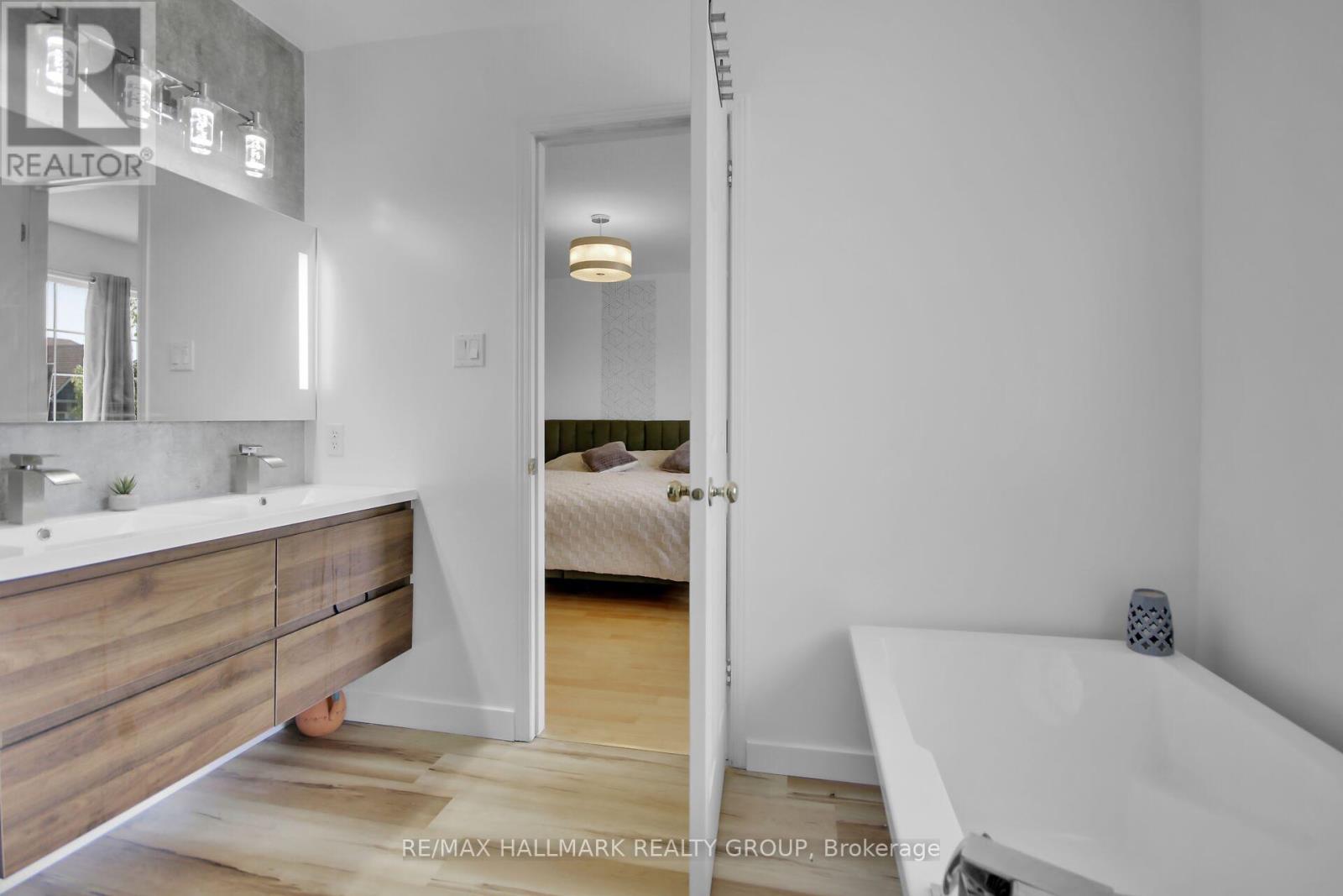 Photo 27 of 206 Annapolis Circle, Ottawa ON