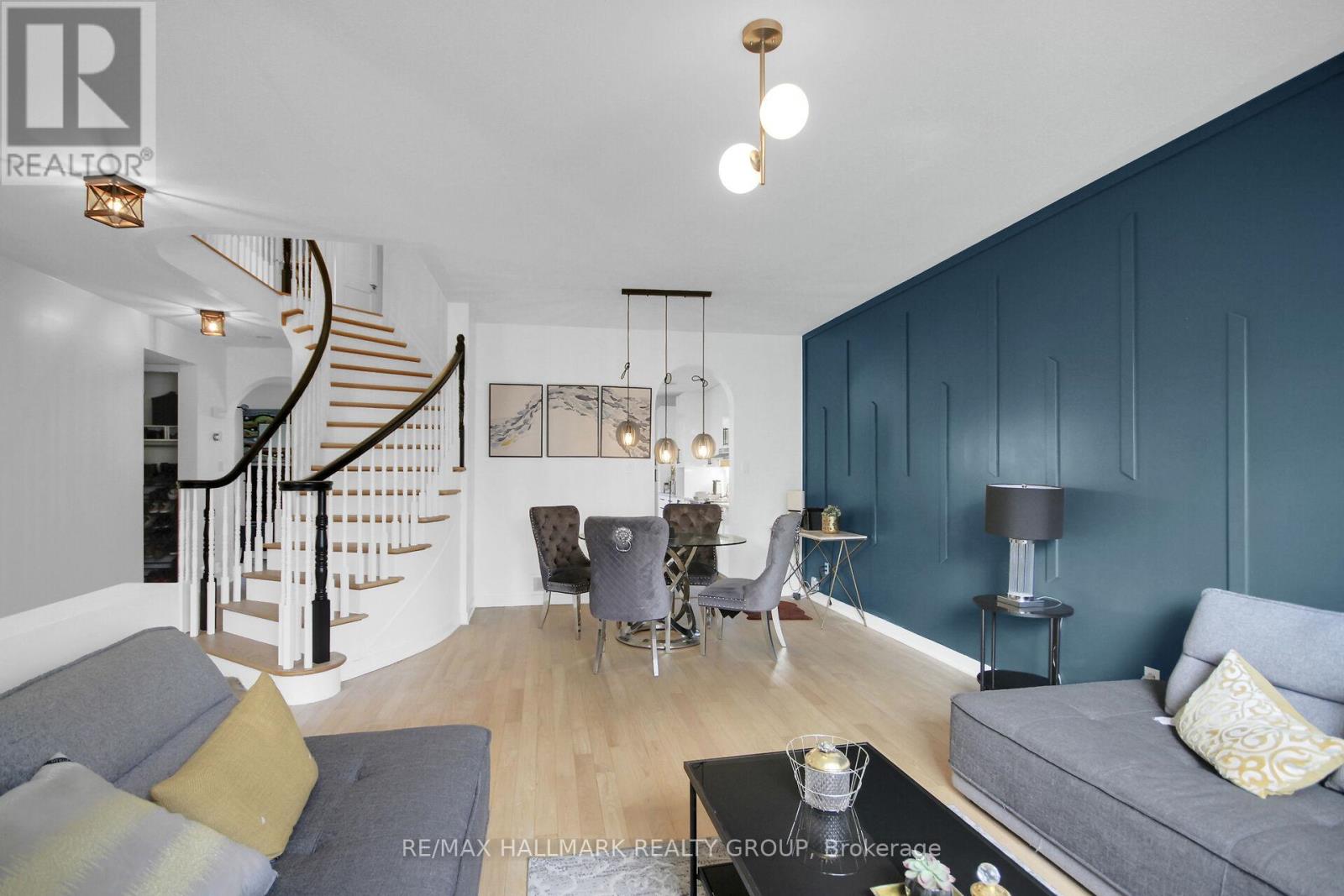 Photo 6 of 206 Annapolis Circle, Ottawa ON