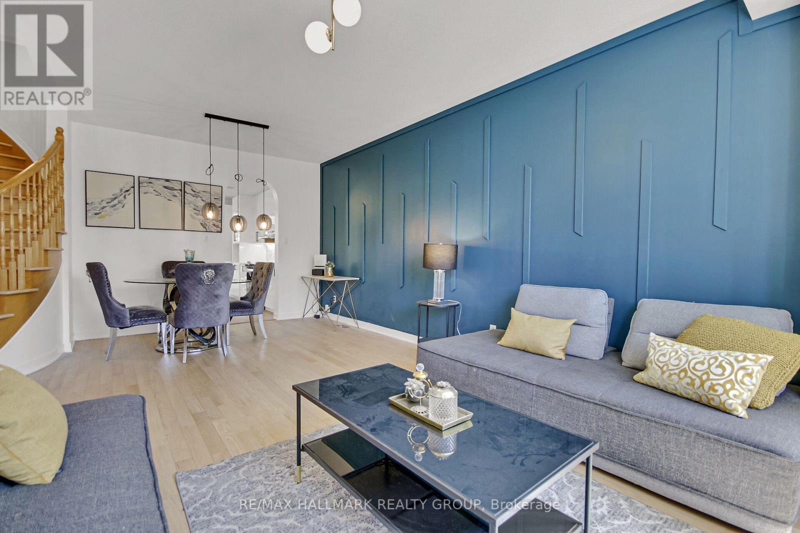 Photo 9 of 206 Annapolis Circle, Ottawa ON
