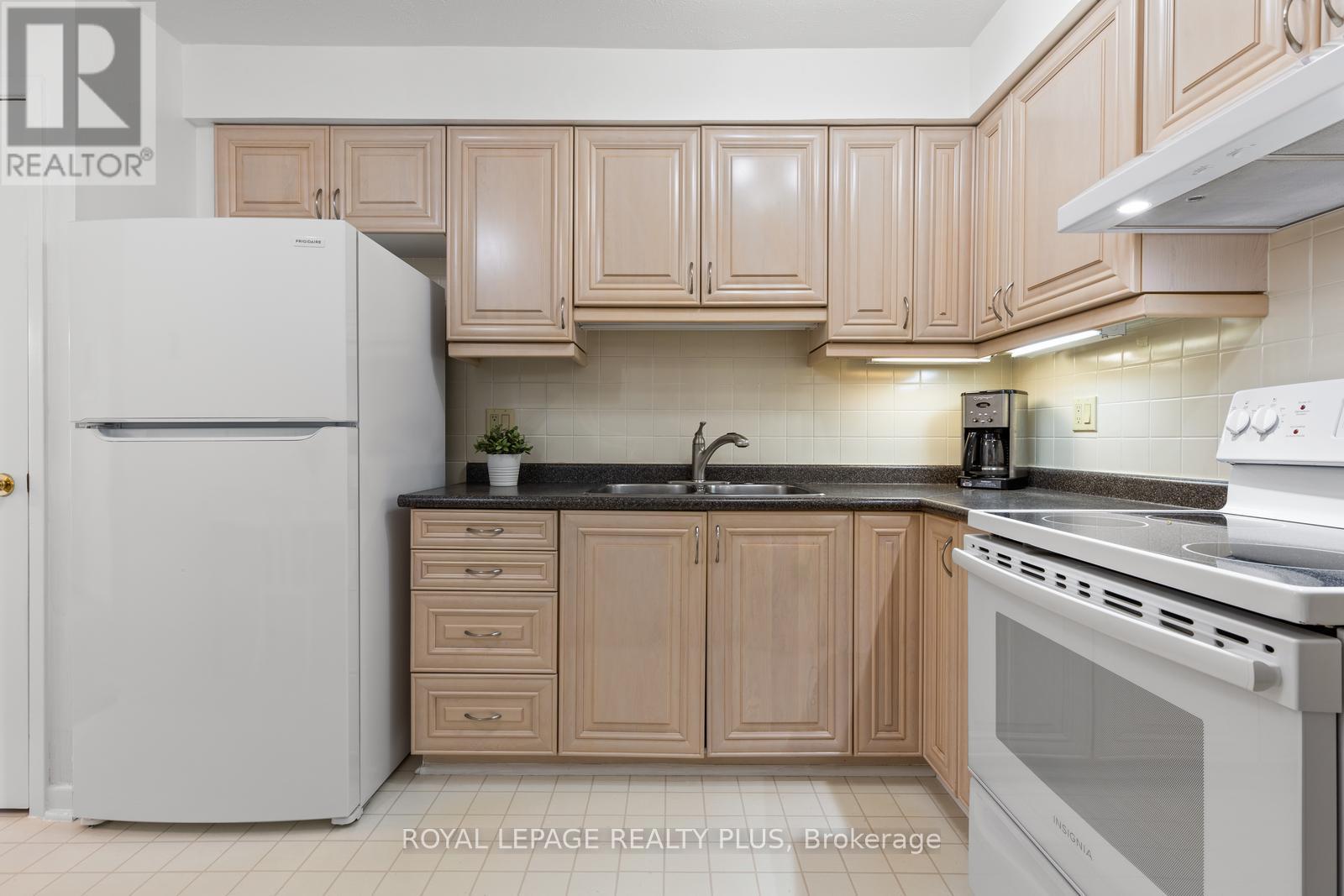 Photo 4 of 85 1180 Mississauga Valley Boulevard, Mississauga ON