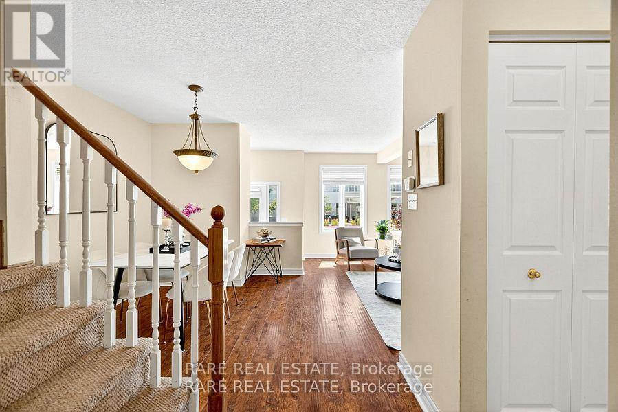 Photo 11 of 12 1750 Creek Way, Burlington ON