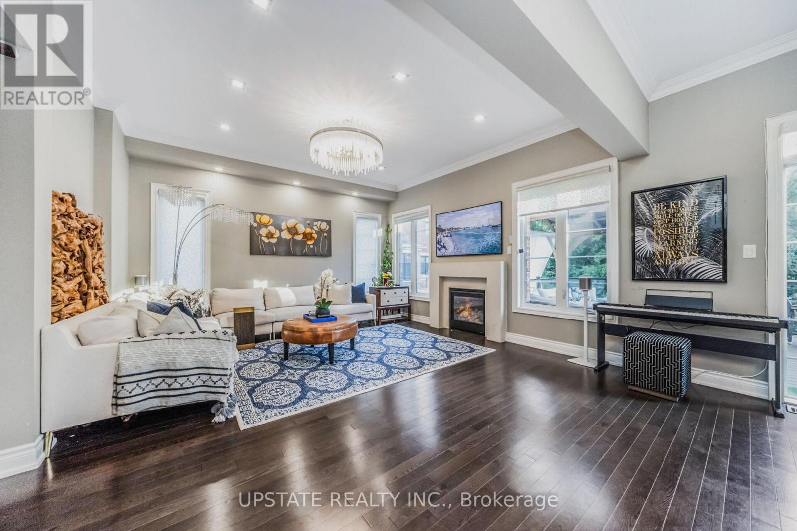 Photo 11 of 10 Vineyard Drive, Brampton ON