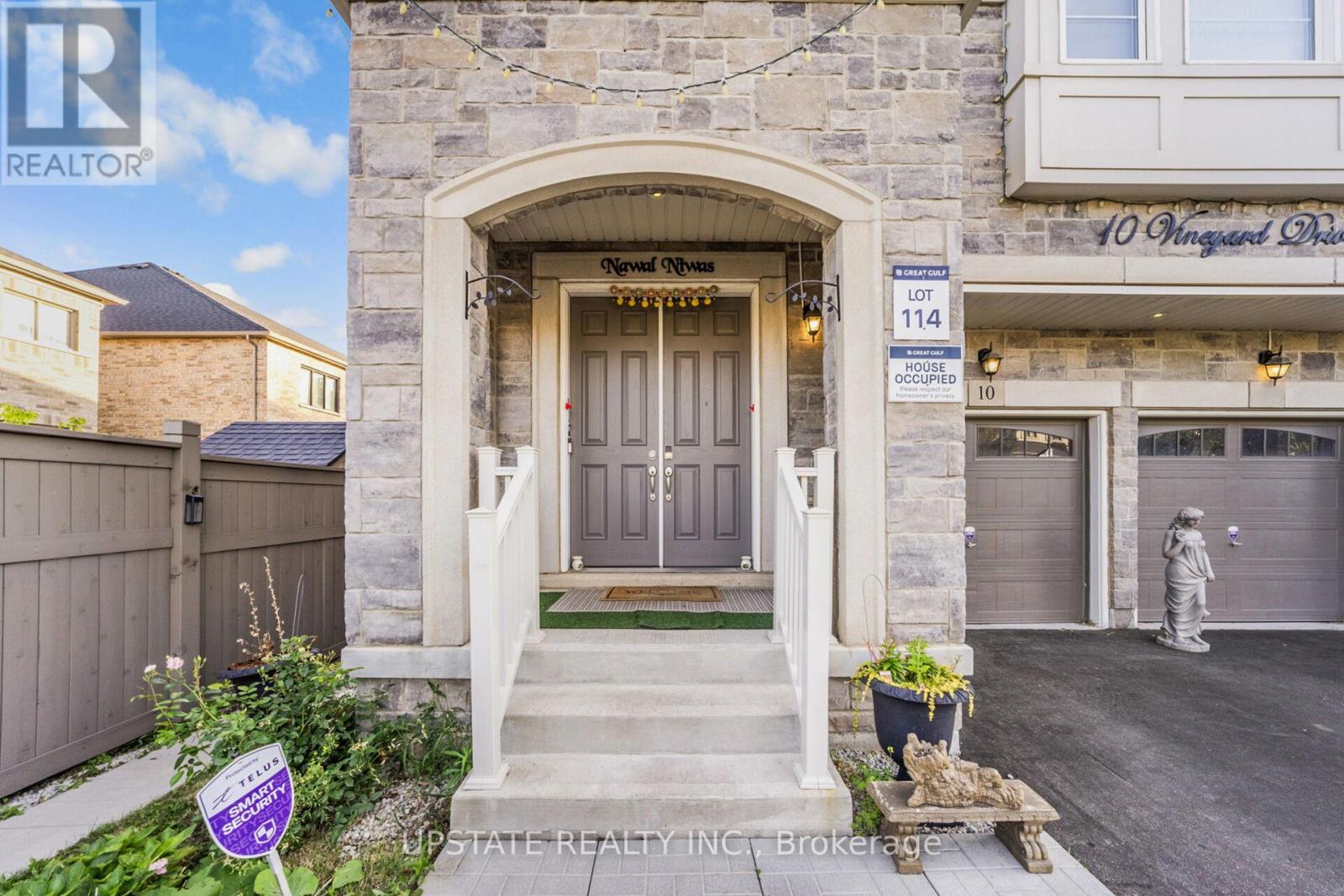 Photo 2 of 10 Vineyard Drive, Brampton ON