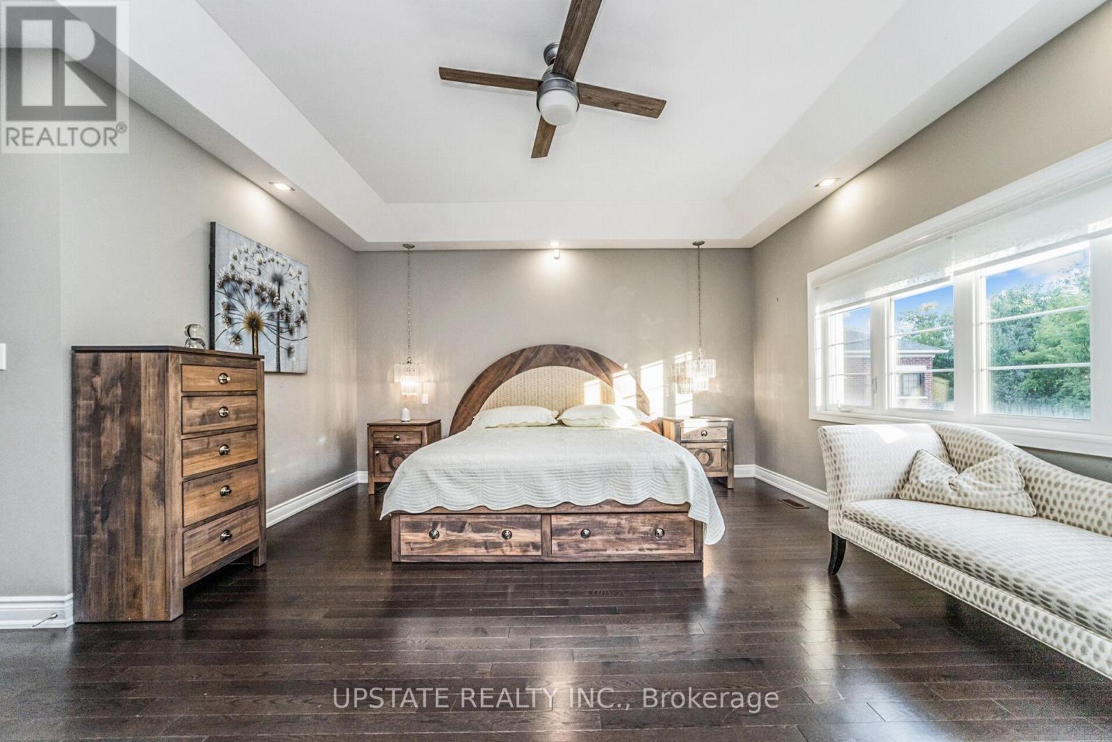 Photo 21 of 10 Vineyard Drive, Brampton ON