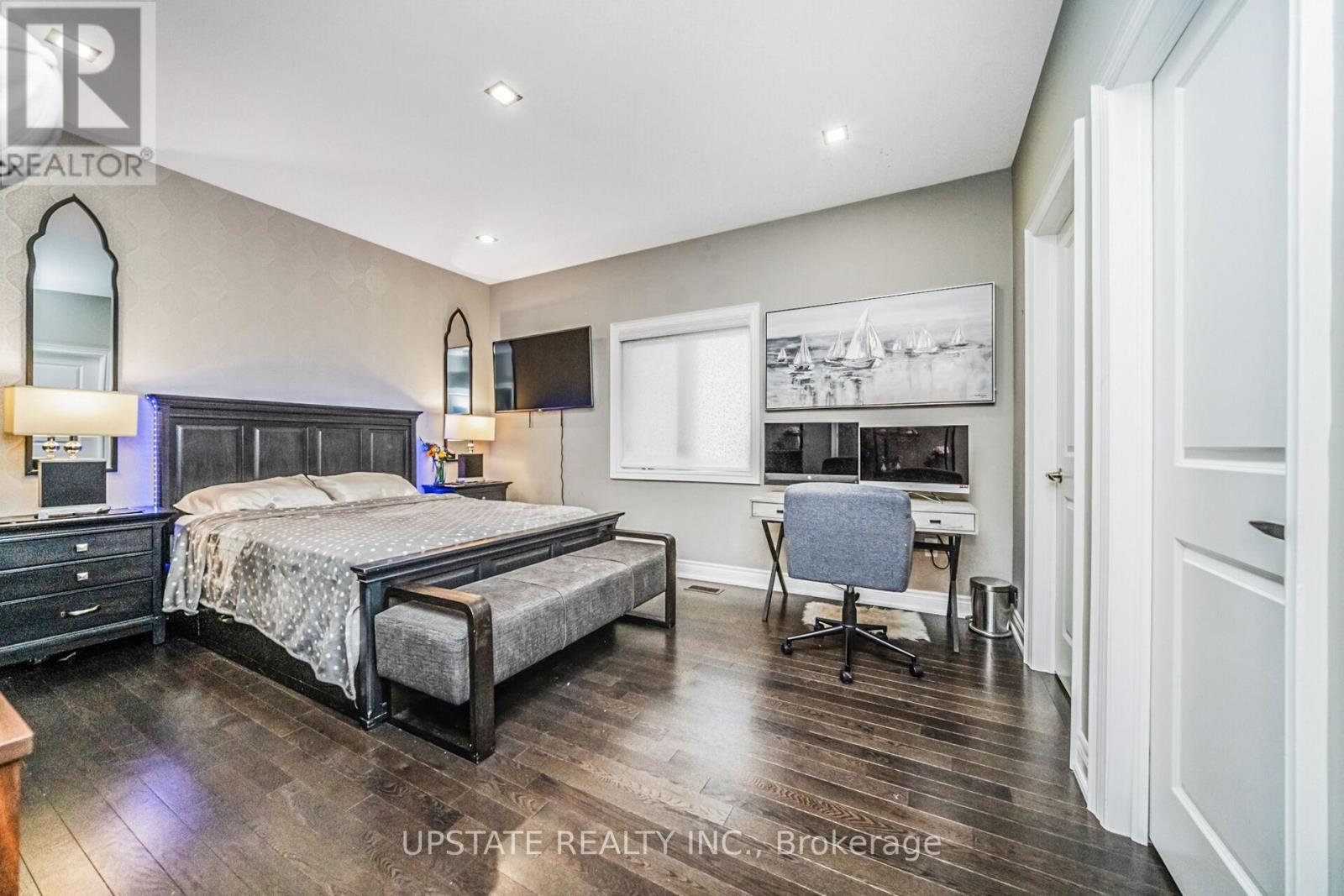 Photo 24 of 10 Vineyard Drive, Brampton ON