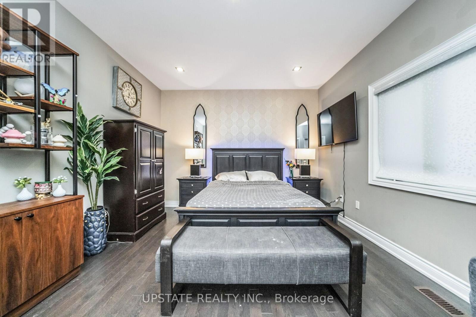 Photo 25 of 10 Vineyard Drive, Brampton ON