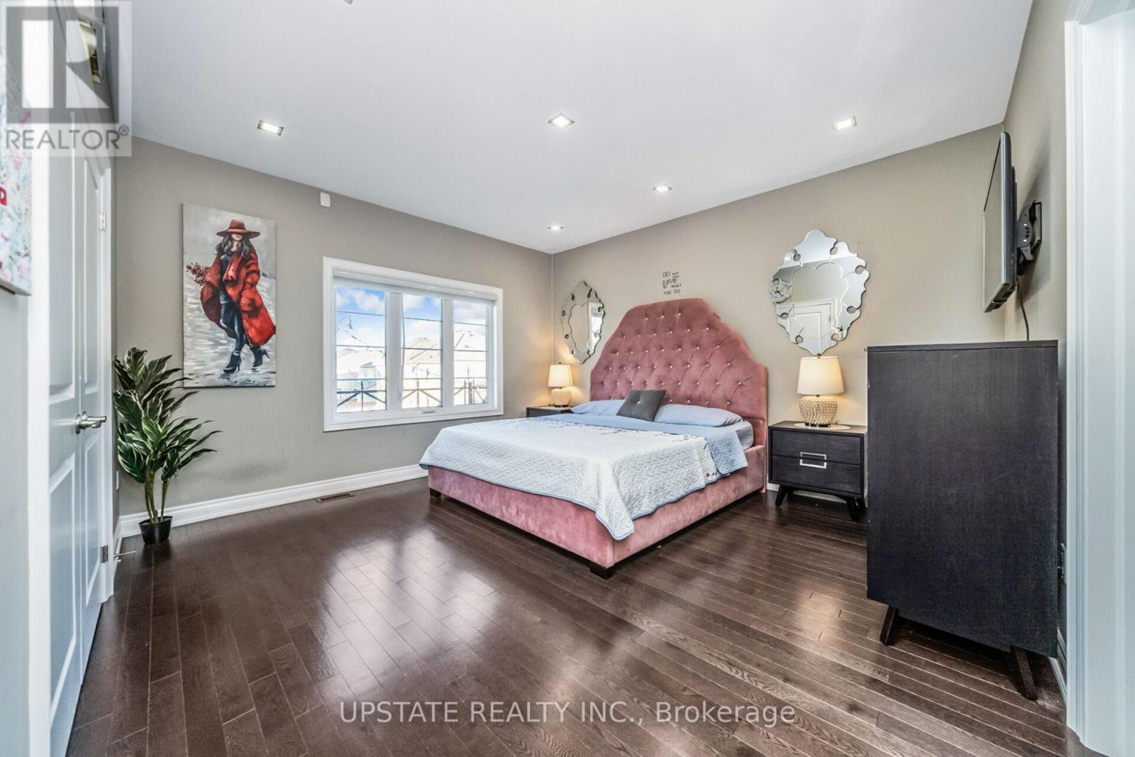 Photo 28 of 10 Vineyard Drive, Brampton ON