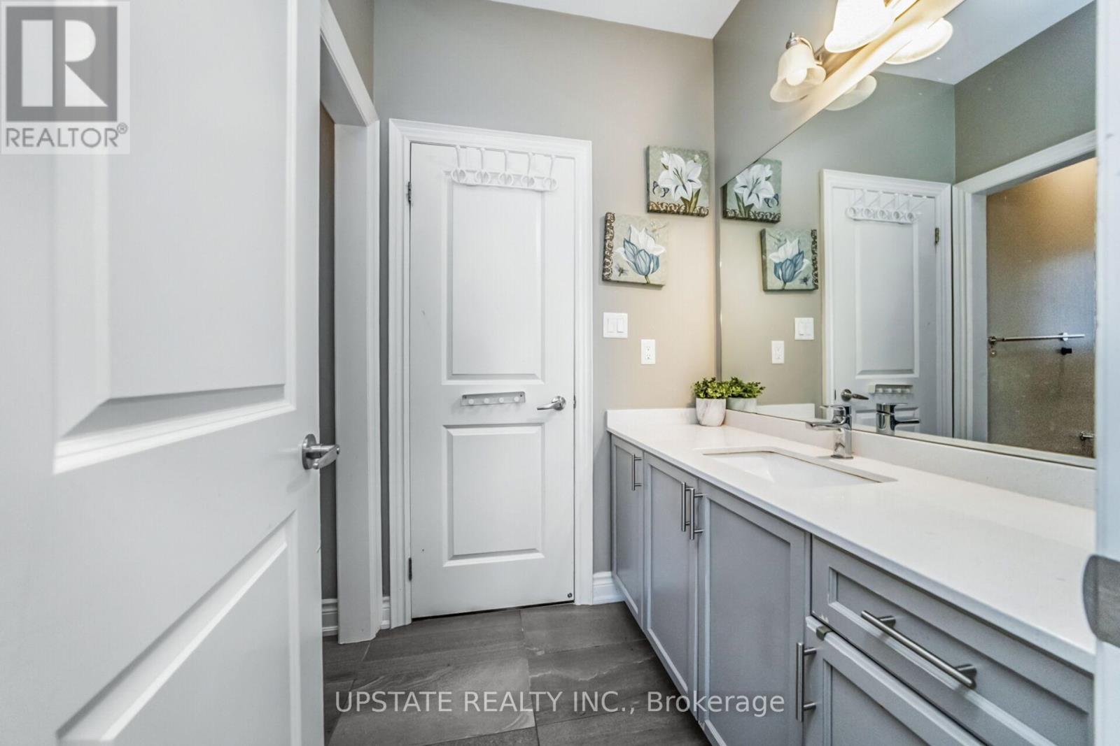 Photo 29 of 10 Vineyard Drive, Brampton ON