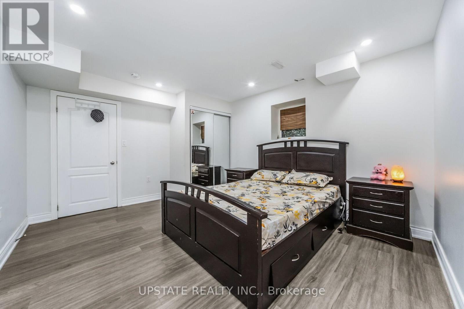 Photo 35 of 10 Vineyard Drive, Brampton ON