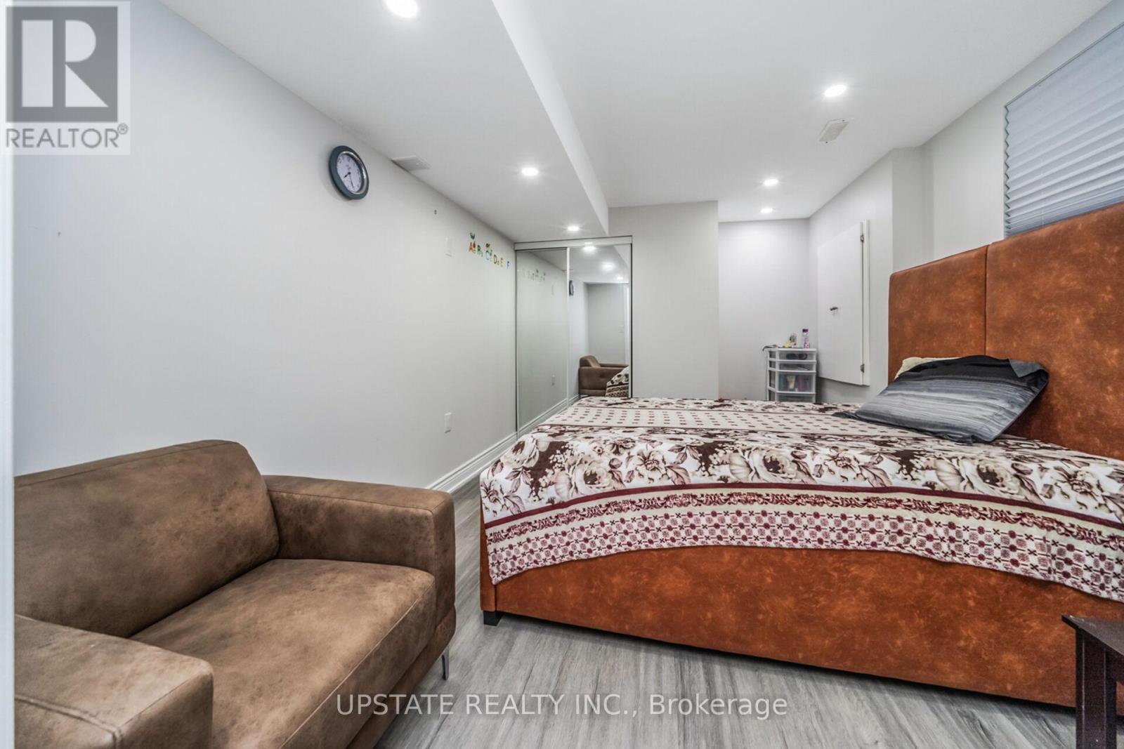 Photo 39 of 10 Vineyard Drive, Brampton ON