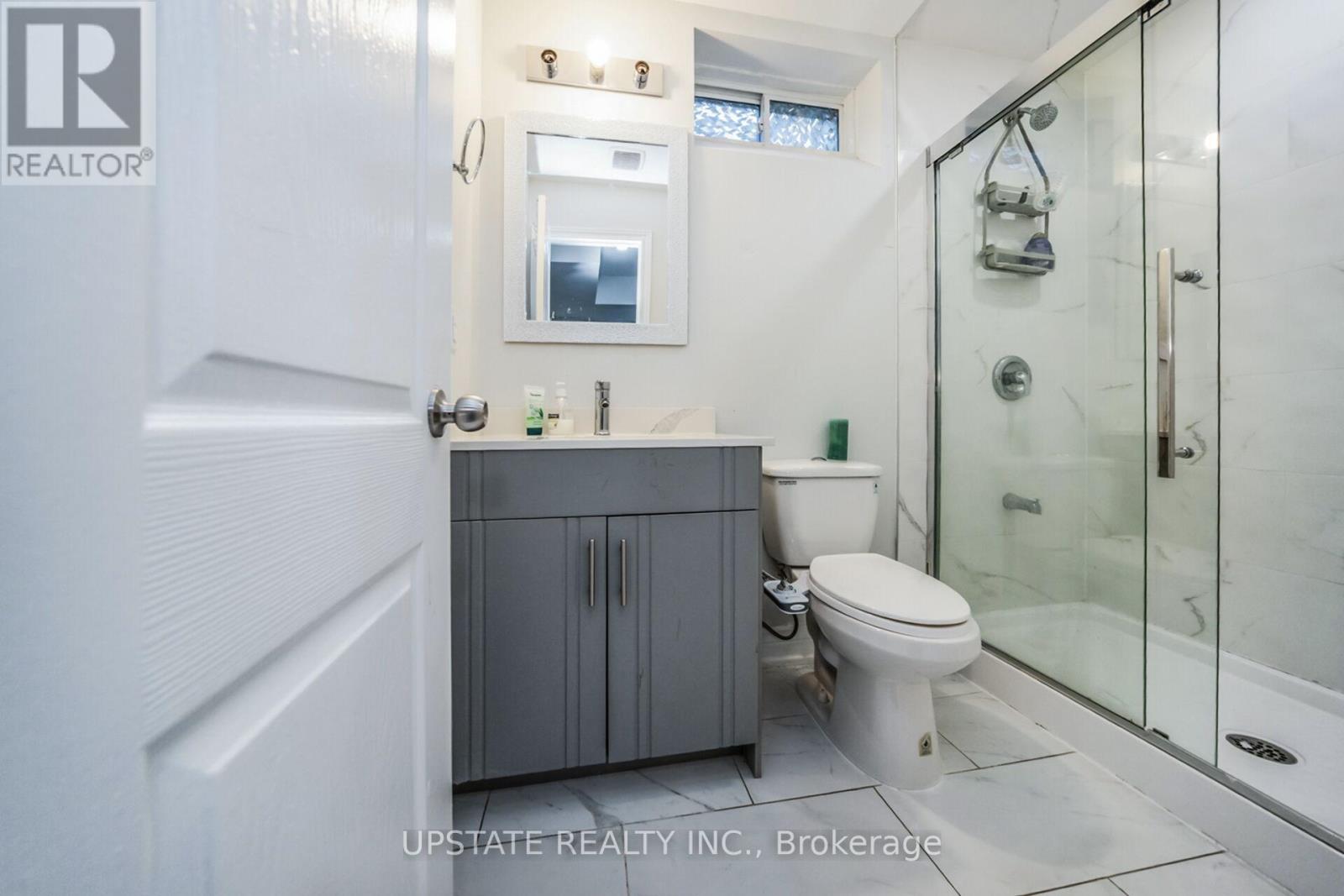 Photo 40 of 10 Vineyard Drive, Brampton ON