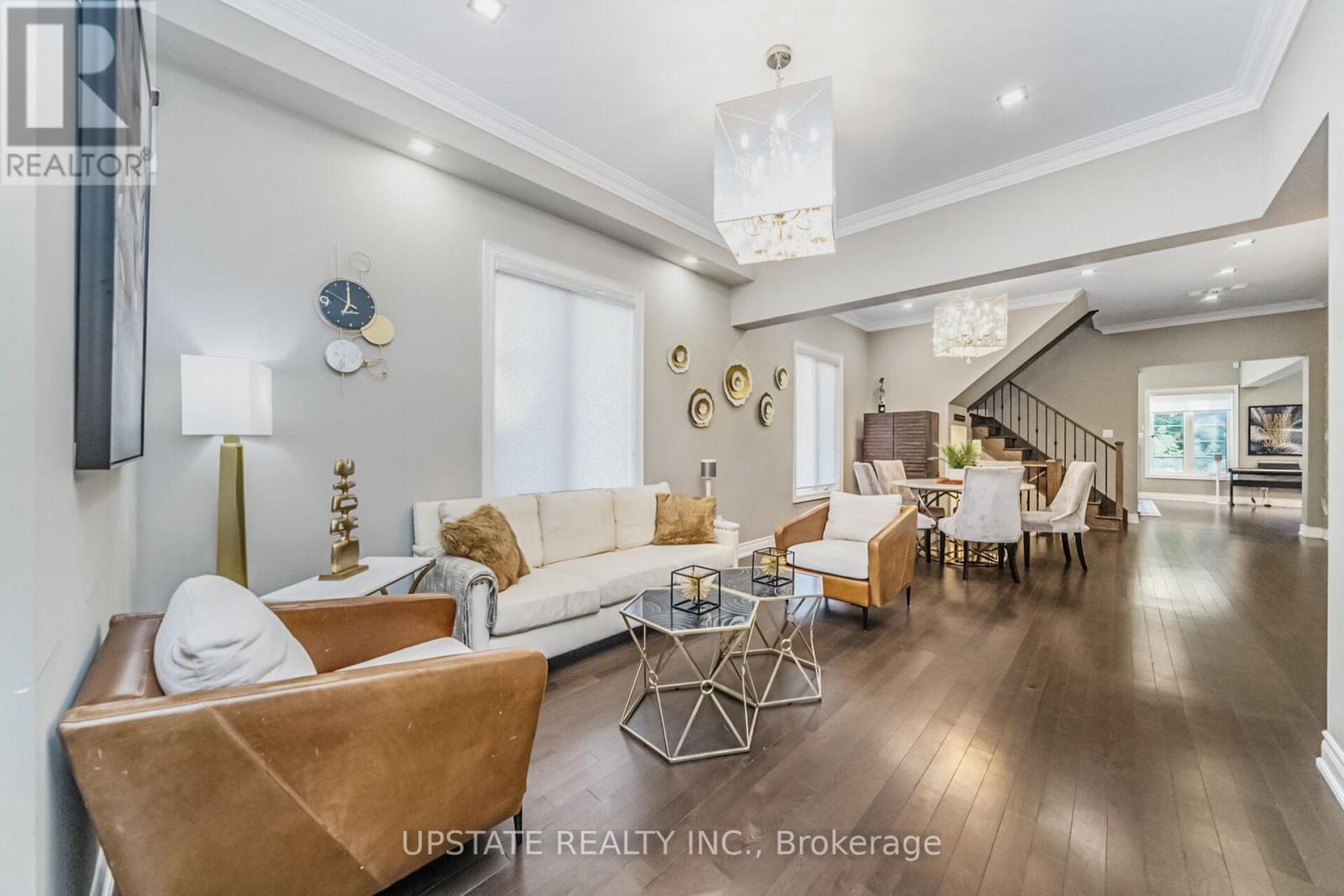 Photo 5 of 10 Vineyard Drive, Brampton ON