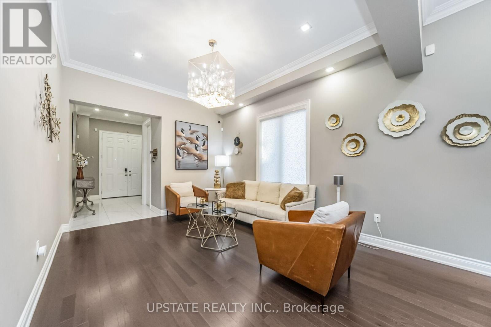 Photo 6 of 10 Vineyard Drive, Brampton ON