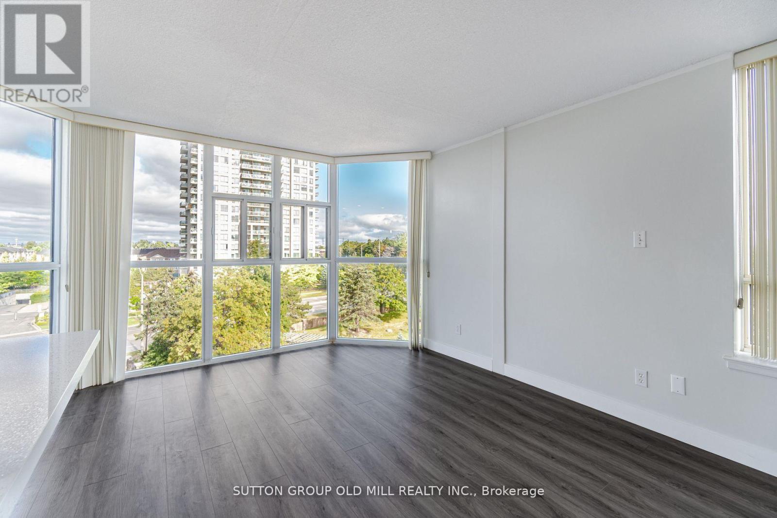 Photo 11 of 504 1360 Rathburn Road E, Mississauga ON