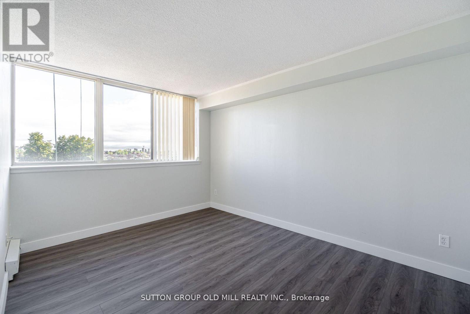 Photo 15 of 504 1360 Rathburn Road E, Mississauga ON