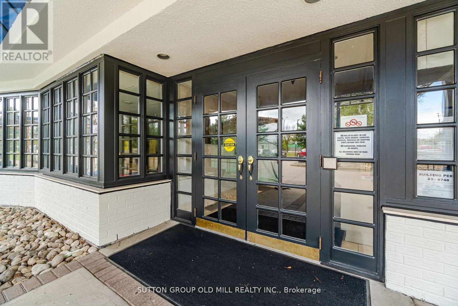 Photo 2 of 504 1360 Rathburn Road E, Mississauga ON