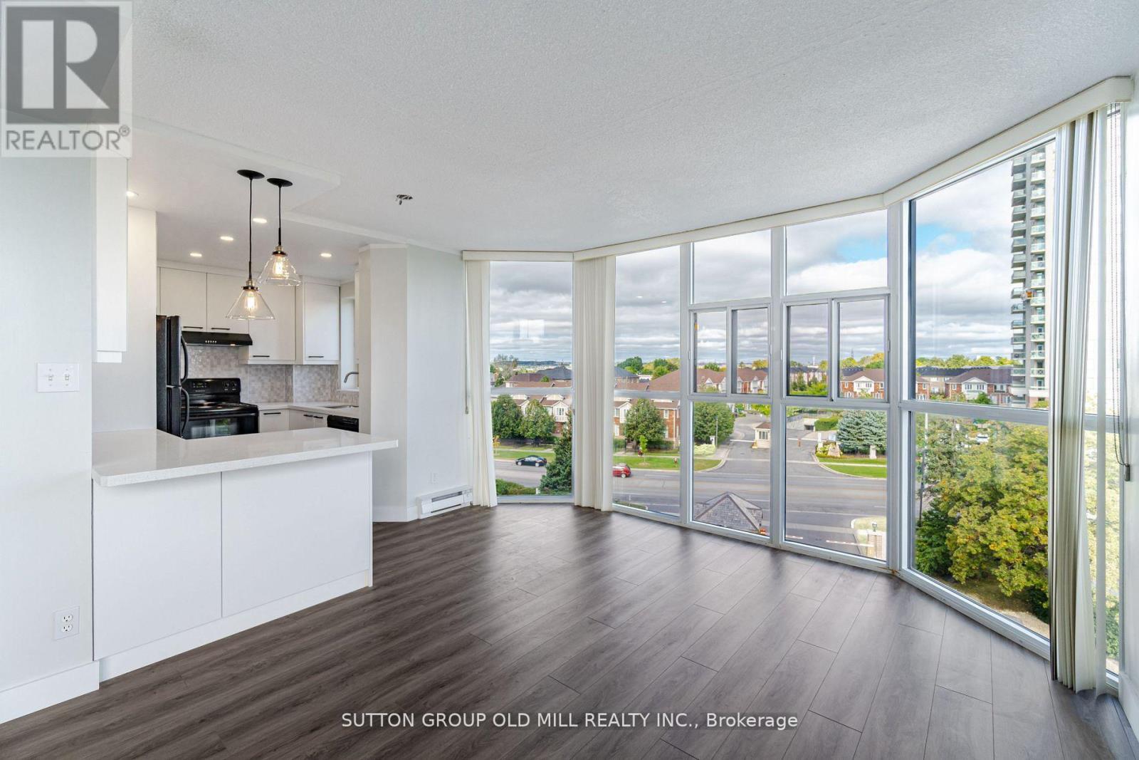 Photo 7 of 504 1360 Rathburn Road E, Mississauga ON