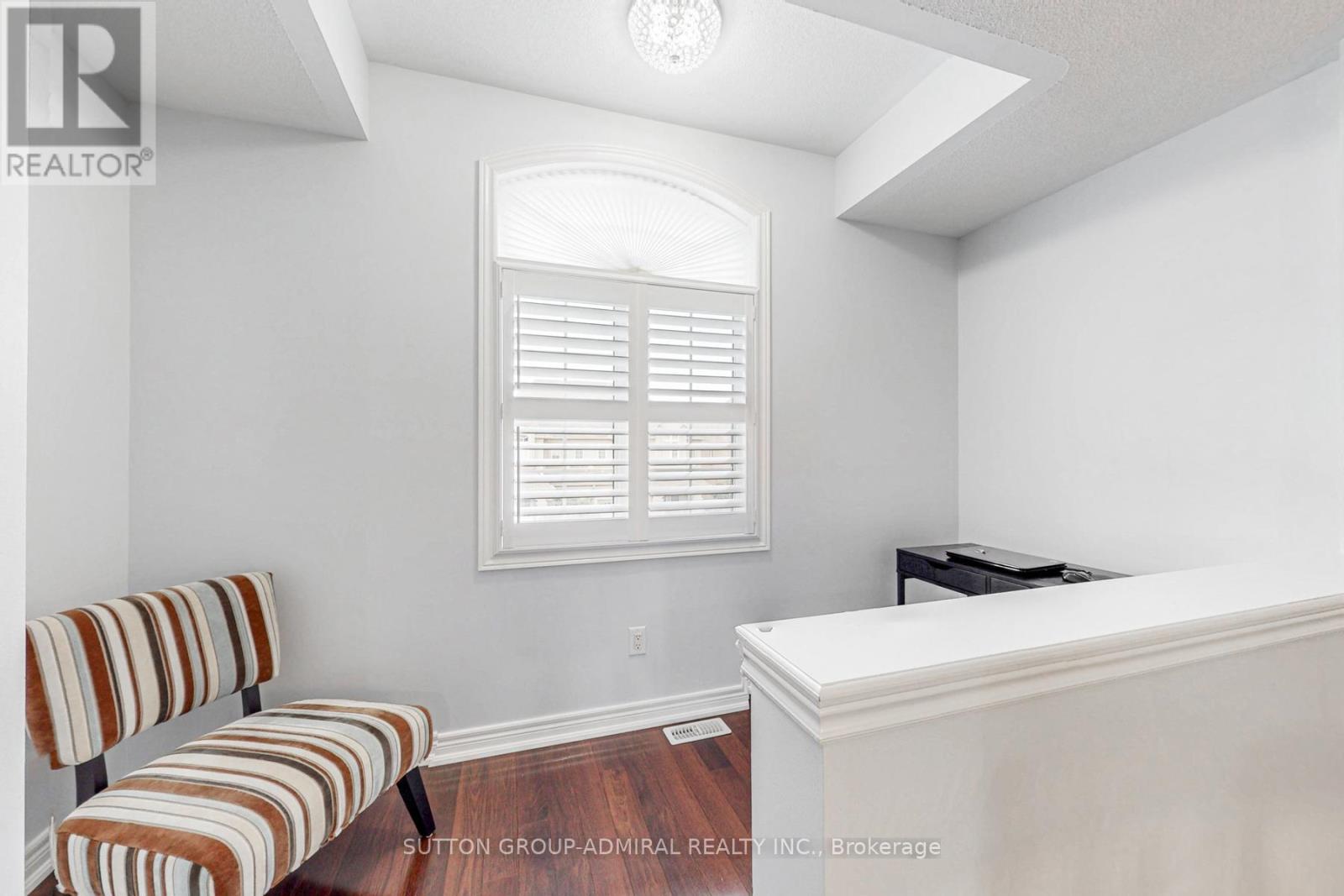 Photo 23 of 34 Beachville Circle, Brampton ON