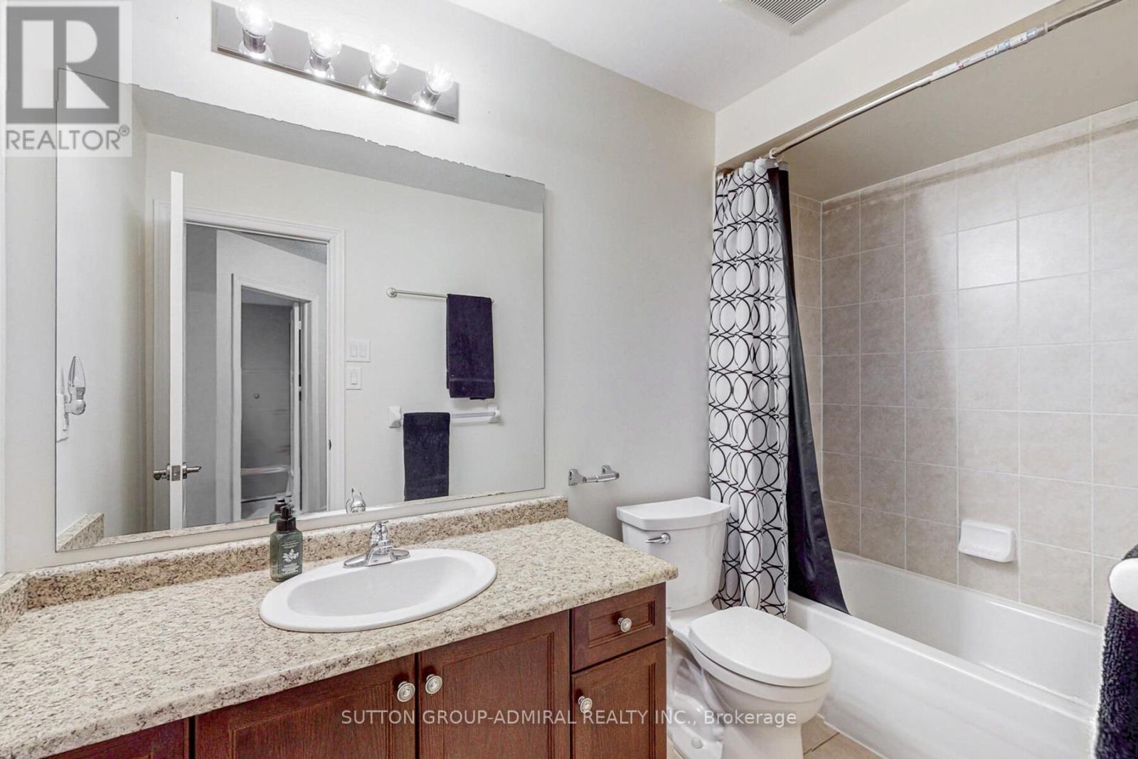 Photo 35 of 34 Beachville Circle, Brampton ON