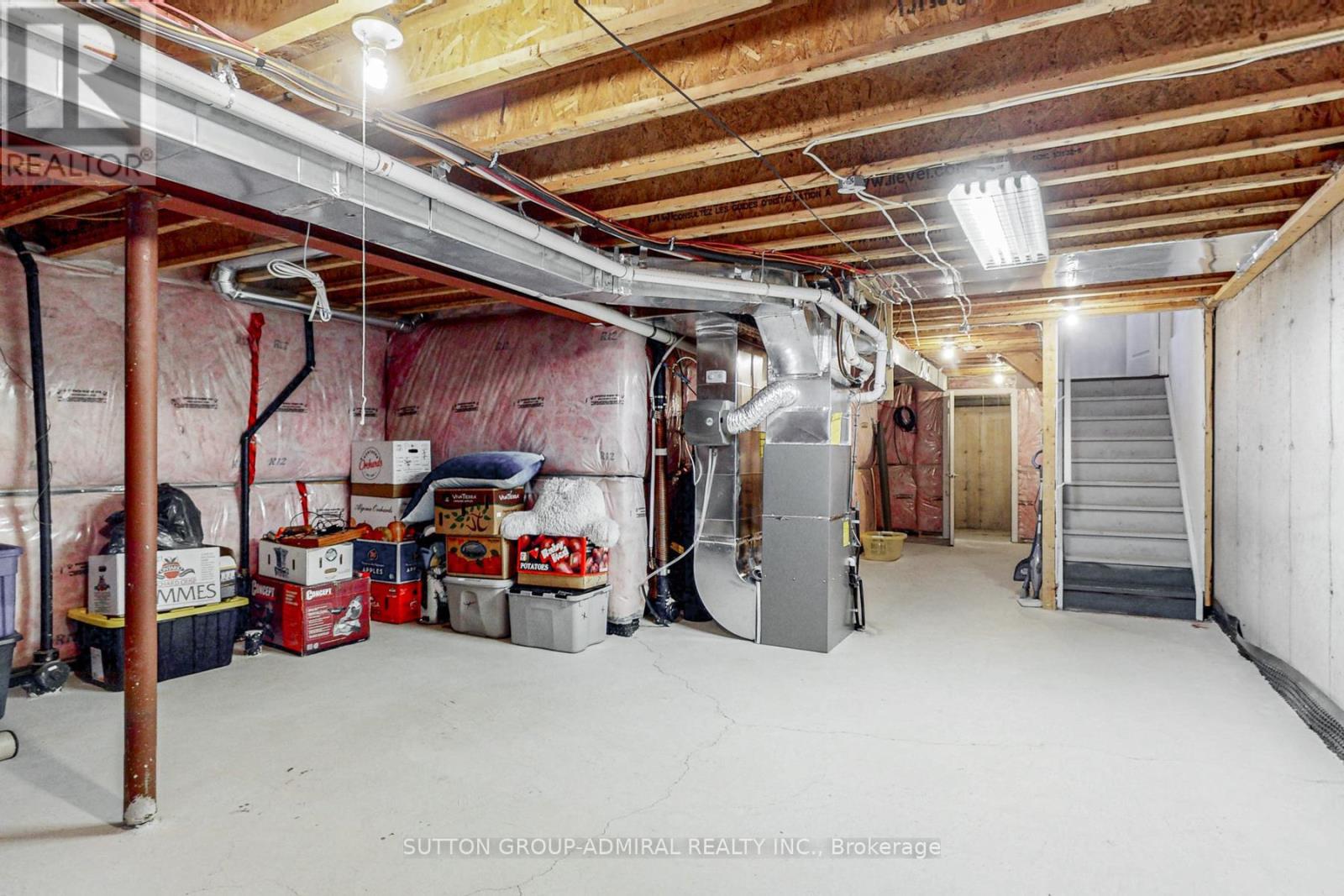 Photo 37 of 34 Beachville Circle, Brampton ON