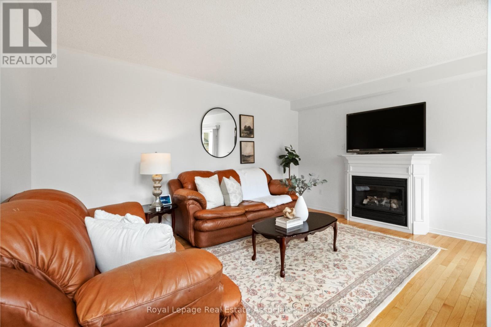 Photo 11 of 5554 Linwell Place, Mississauga ON