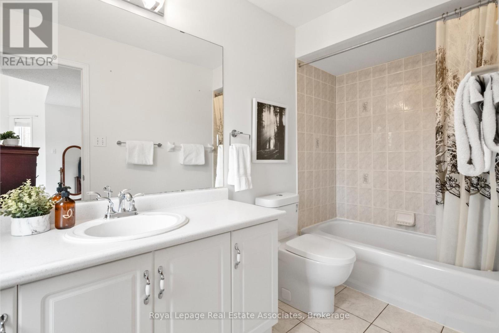 Photo 21 of 5554 Linwell Place, Mississauga ON
