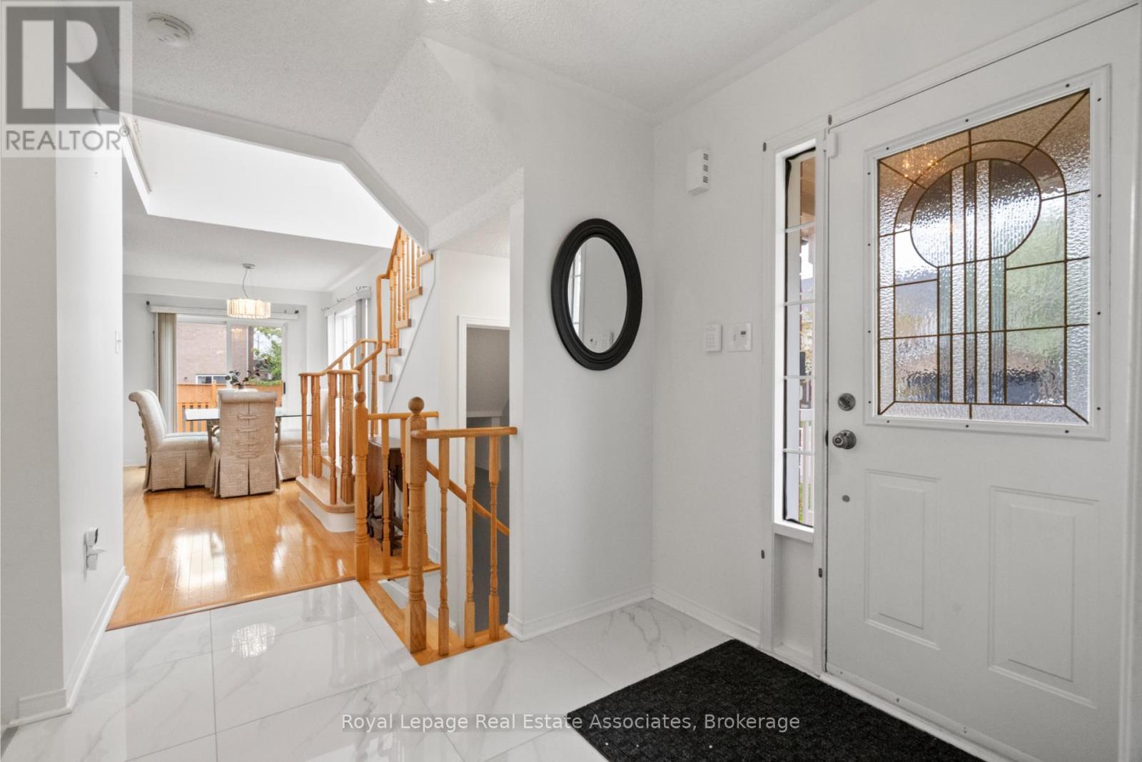 Photo 9 of 5554 Linwell Place, Mississauga ON